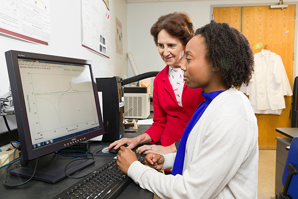 photo of briona caswell and rufina alamo in the famu-fsu engineering lab