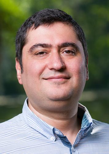 headshot of famu-fsu engineering professor ebrahim ahmadisharaf