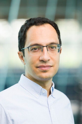 Mehrdad Kiani headshot