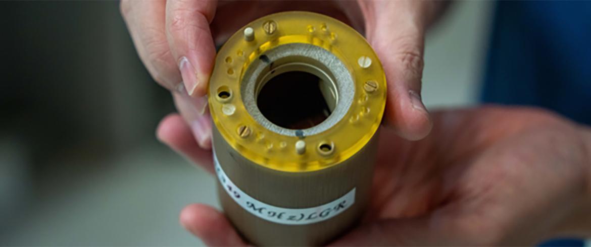 closeup photo of magnet research apparatus